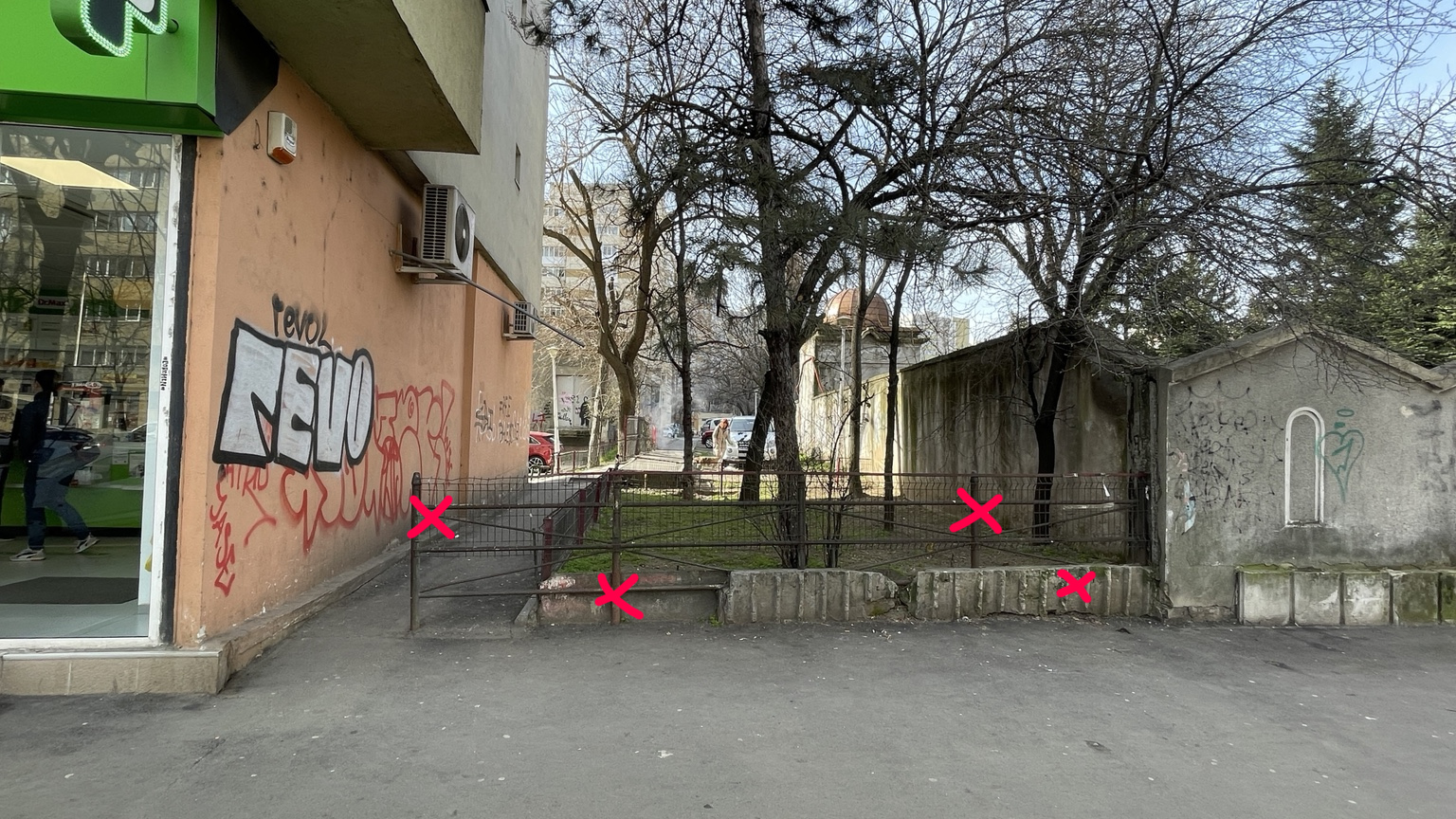 emininarea-gardului-ofera-deschidere-lunga-catre-alee